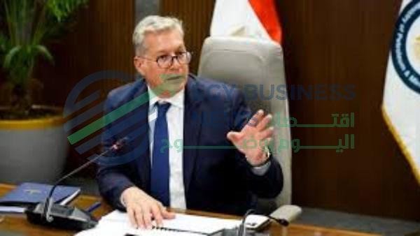 وزير البترول يوجّه بتطبيق الحد الأدنى للأجور على عمالة المقاولين وصرف مستحقاتهم بالكامل - إيجي بيزنس 58070062130620250806031800180 74bae1 - إيجي بيزنس